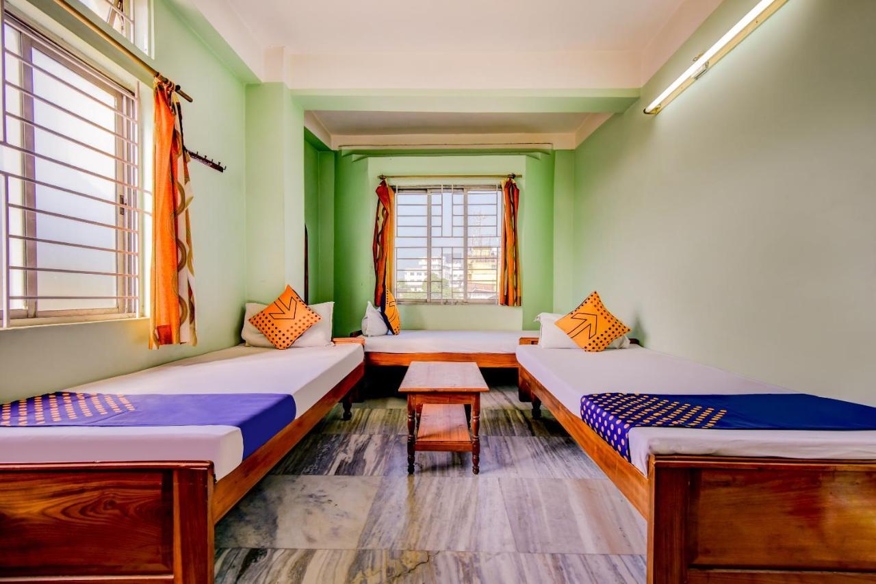 Oyo 63538 Hotel Lotus 1 Khanapara Room photo